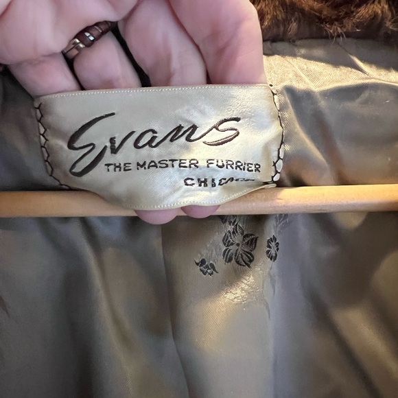 Evans Chicago Mink Fur Stole Shawl Wrap Women
- S/M - Picture 4 of 14